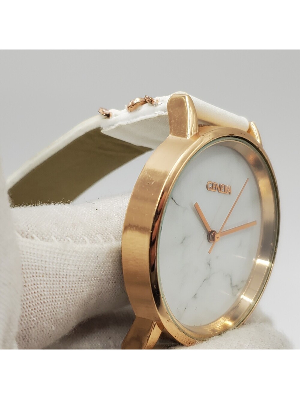 Geneva Watch Women 36mm Marble Style Dial White Band New Battery - Picture 10 of 14